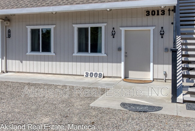 Photo - 3009 W Lathrop Rd