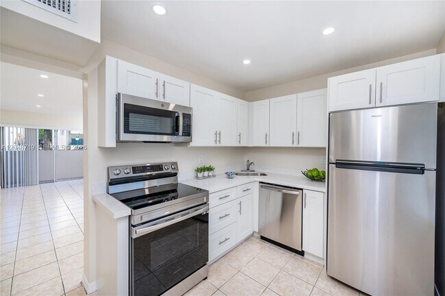 7705 SW 86th St Unit B-114