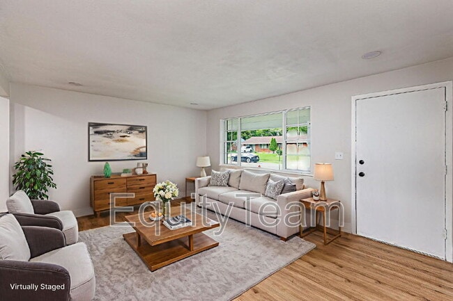Photo - 722 Castro Ln