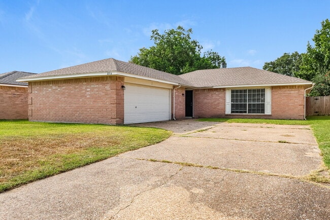 Building Photo - 8514 Forest Point Dr