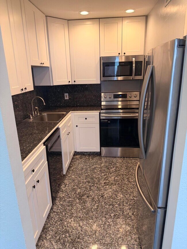 Photo - 2840 NE 14th St Unit 403a