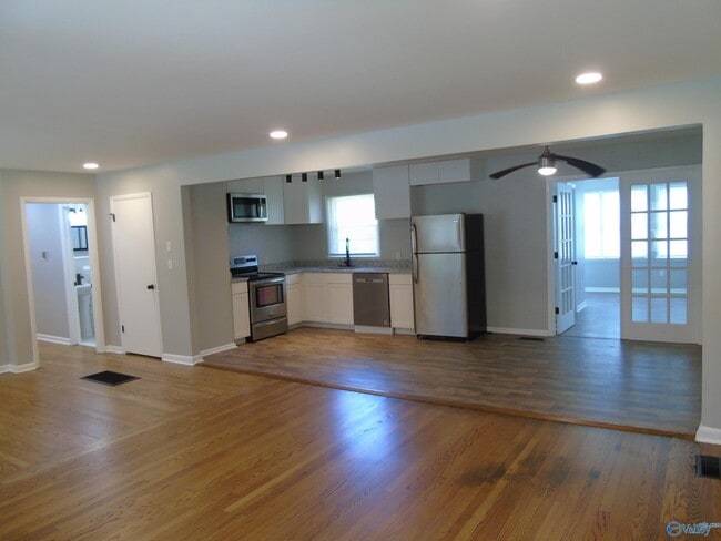 Photo - 1903 Melbourne Ave NE