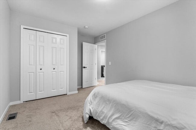 Photo - 9805 Newburgh Rd