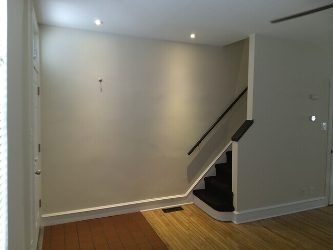 Photo - 5142 Ranstead St