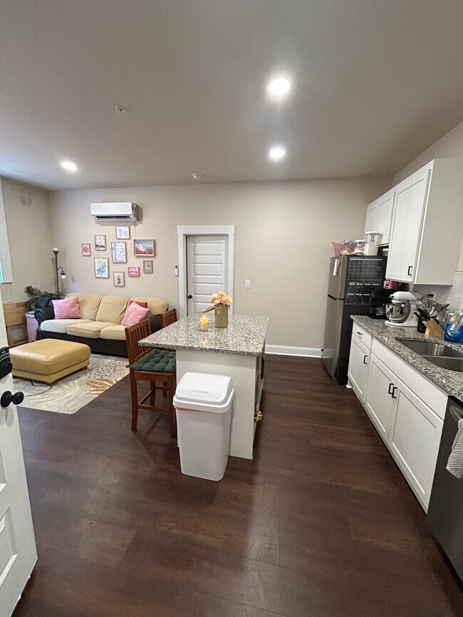 Photo - Downtown Cornelia Loft (4)