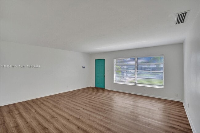 Photo - 4899 NW 5th Ave