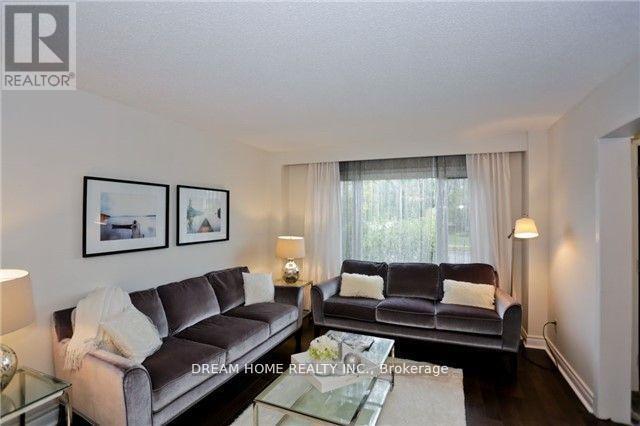 Photo - 2425 Carlanne Pl