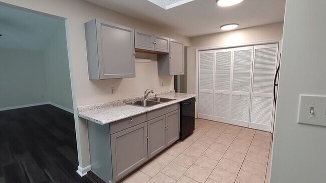 Photo - Chisle Run- 2 bedrooms and 1.5 bathrooms