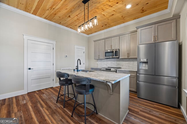 Photo - 958 Church St