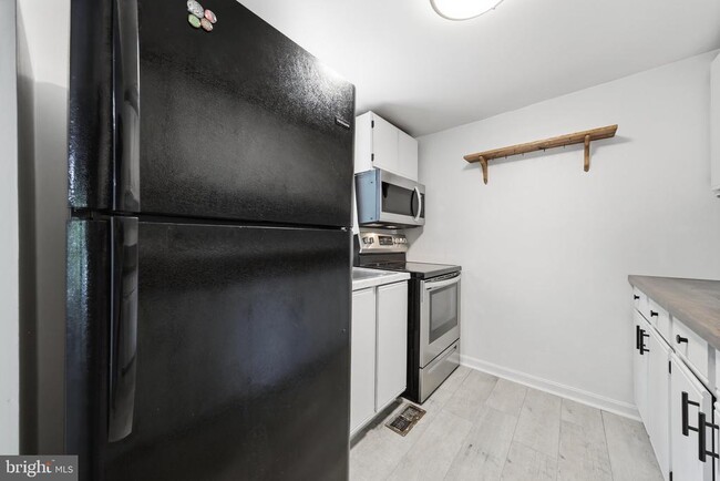 Photo - 371 Oak Hill Rd