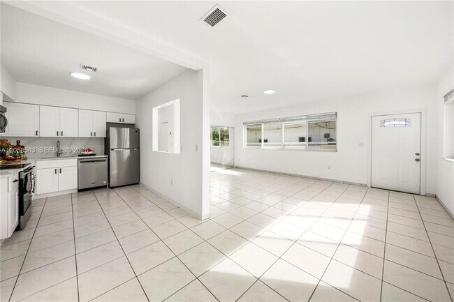 Photo - 1271 NE 159th St