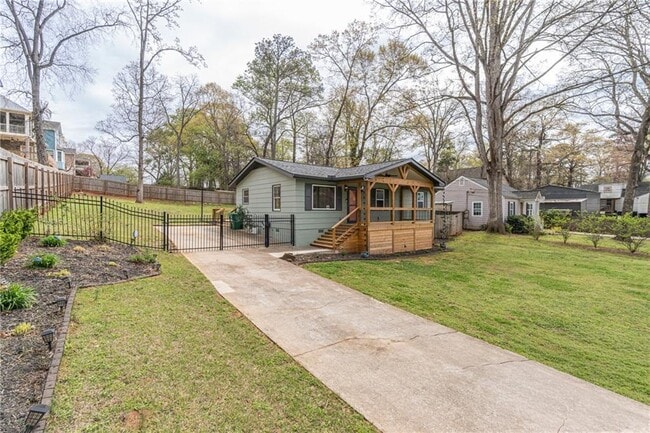 Photo - 1660 White Oak Way