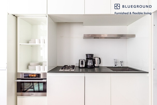 Photo - 70 W 45th St Unidad FL33-ID1776