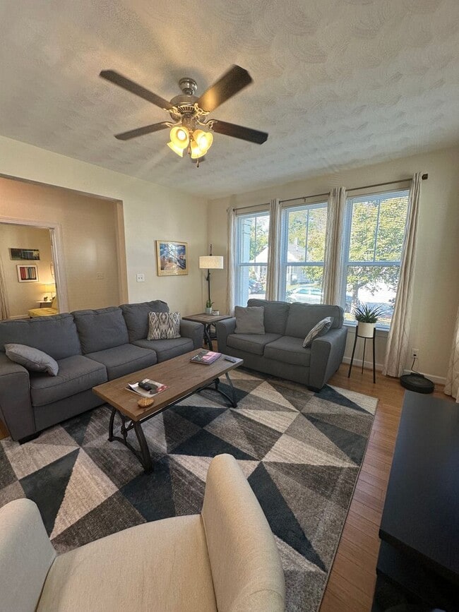 Photo - LAMBERTS POINT