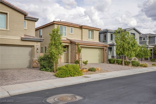 Photo - 976 Bluebell Brook St