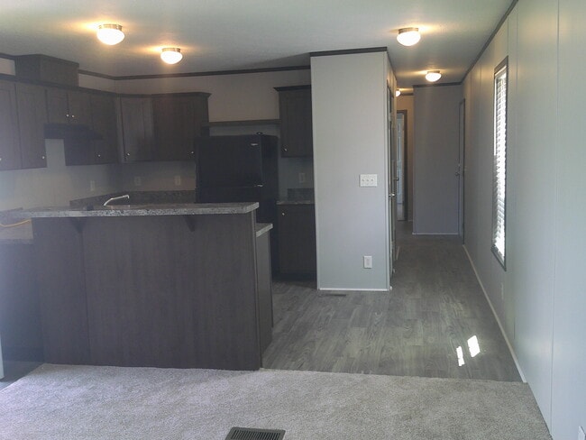 Building Photo - 314 N Green Meadow St SE