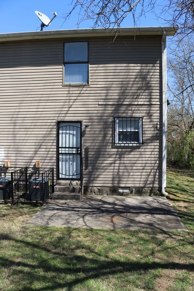 Photo - 3727 Willow Creek Rd