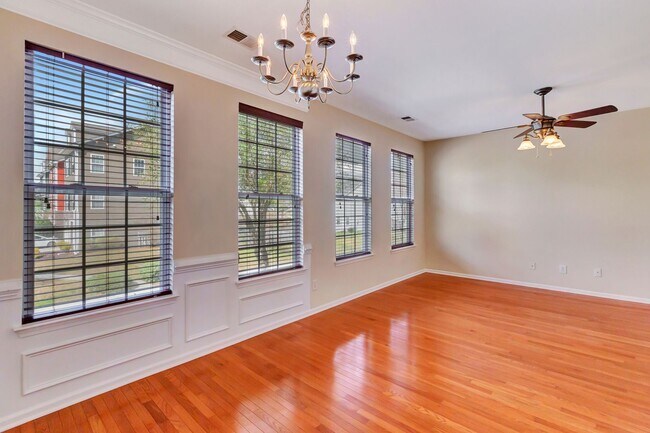 Photo - Spacious townhouse in Tranquil Hill Planta...