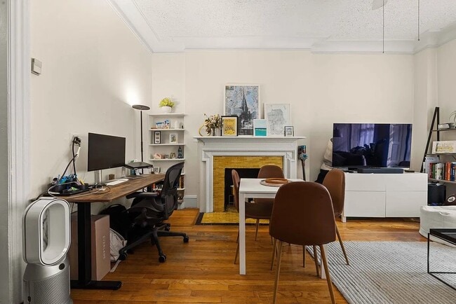 Photo - 139 W 80th St Unidad 3A