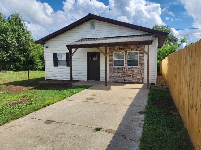 Photo - 34 Davis St W