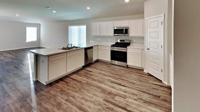 Photo - Beautiful 4 bedroom 2 bath corner lot home in Coweta!