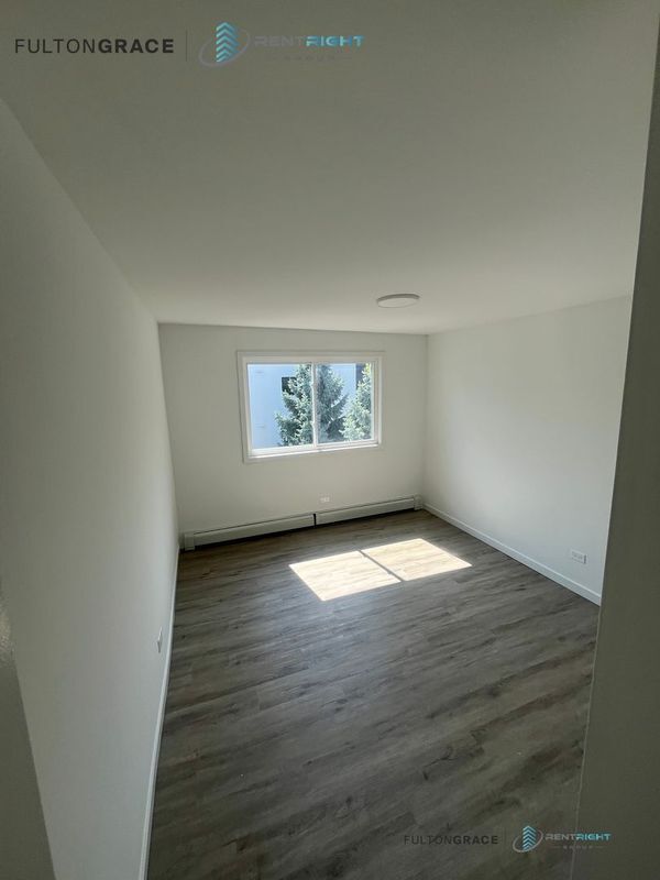 Photo - 7621 N Sheridan Rd