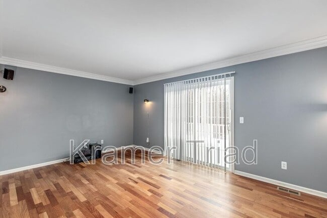 Photo - 6304 Harlequin Ln