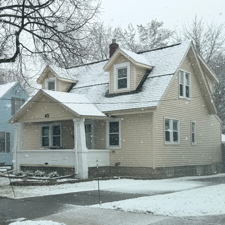 Photo - 45 Wallinwood Ave NE