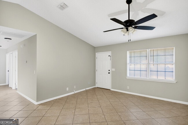 Photo - 107 Navajo Ct