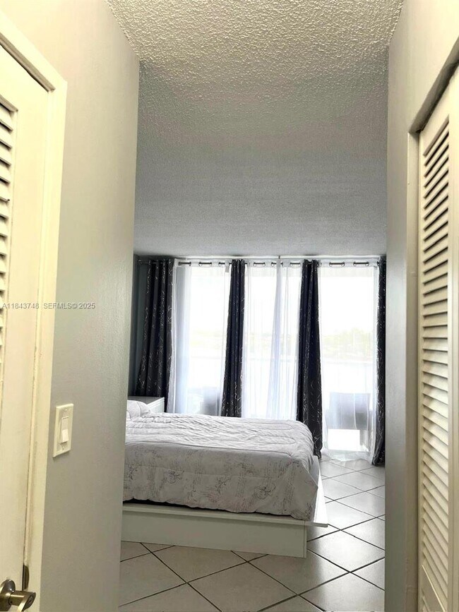 Photo - 1301 NE Miami Gardens Dr Unit 502W