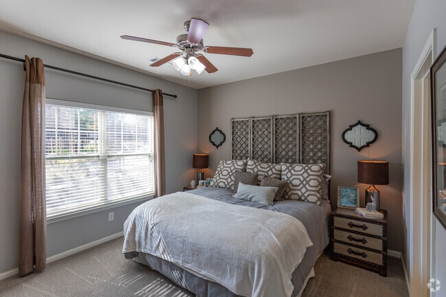 2BR, 2BA - B1SRG - 1225SF