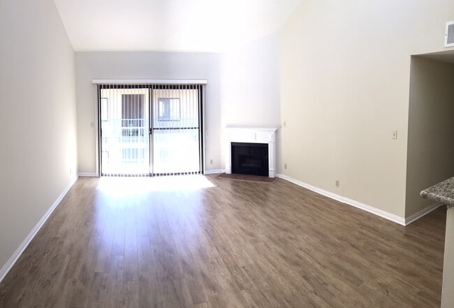 Photo - 430 South Niagara Street