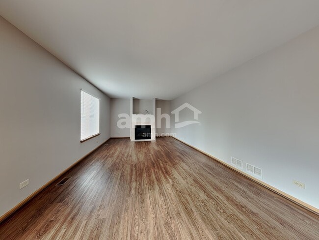 Photo - 233 E Cobbler Ct