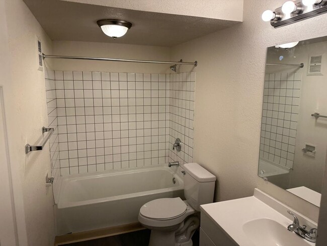 Rivertrail Apartments