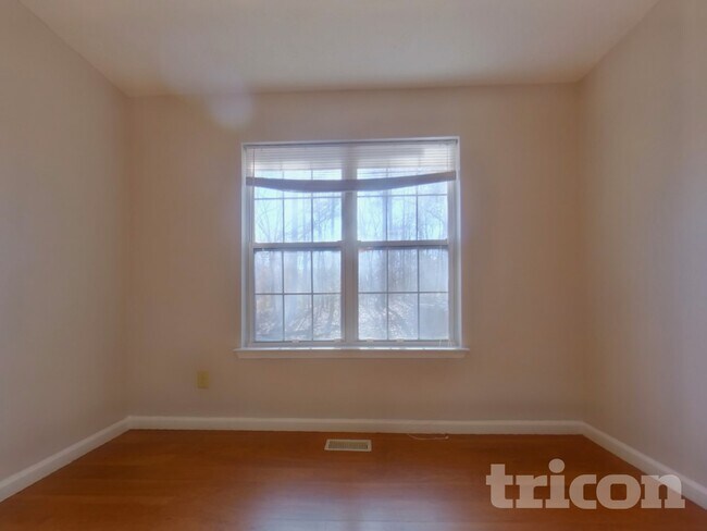 Photo - 5085 Forest View Trail