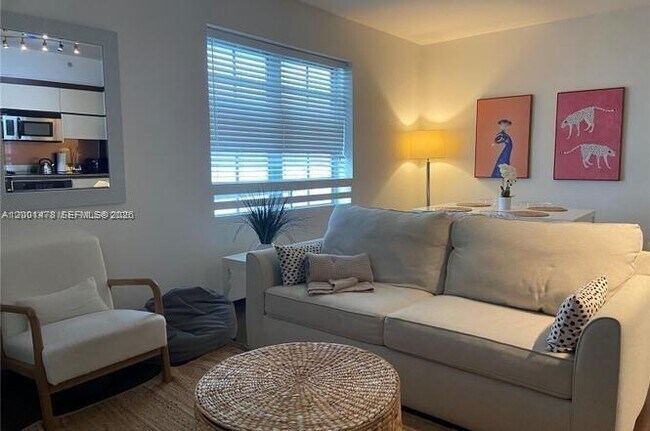 Photo - 435 21st St Unidad 204