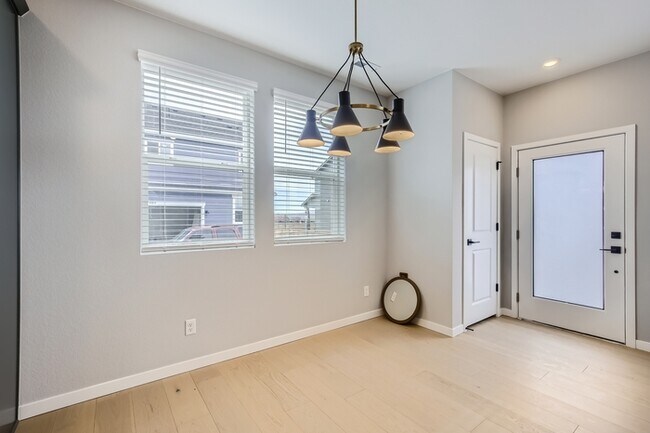 Photo - 743 Pokeweed Ln Unit 1
