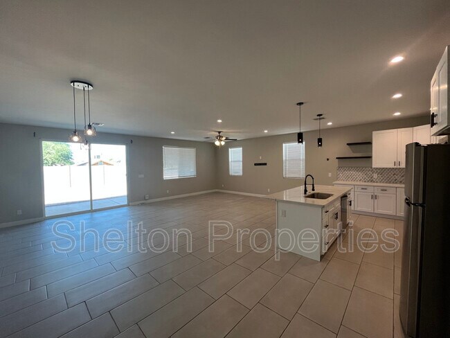 Photo - 120 S 91st Dr