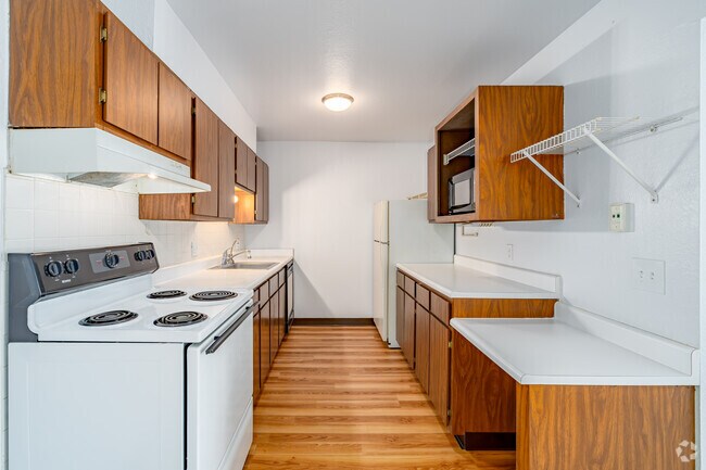 2BR, 1BA - 975SF - Kitchen