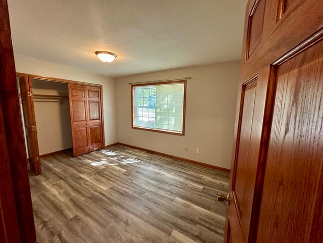 Photo - E1599 Raymond Dr
