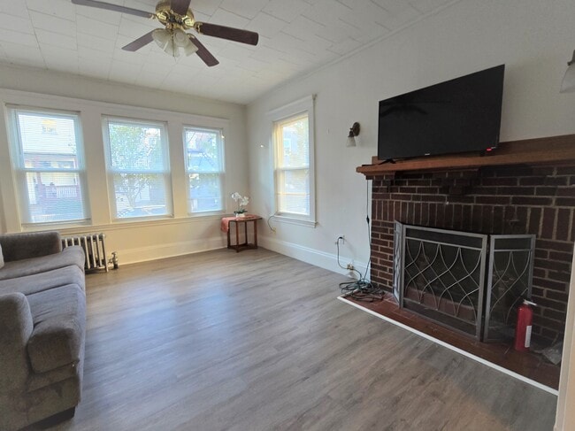 Photo - 63 Pinckney St Unit 1