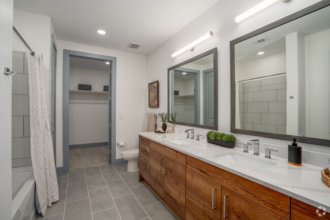 2BR, 2BA - 1,228SF - Primary Bathroom