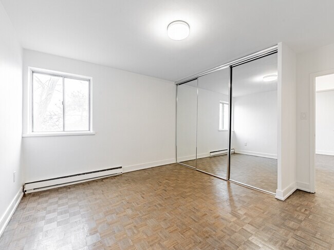 Photo - 1903 Bayview Ave