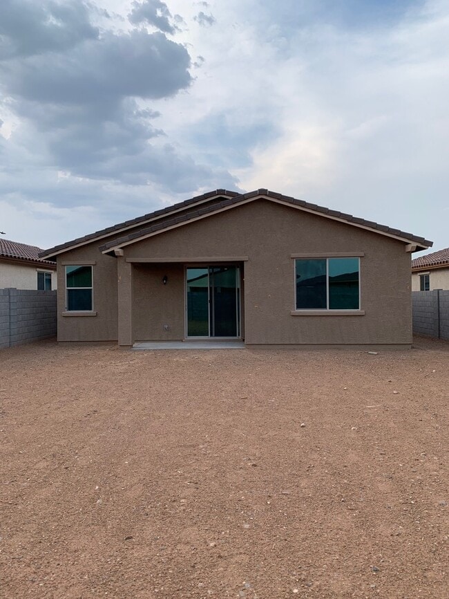 Photo - New Home at North Copper Canyon! Built in ...