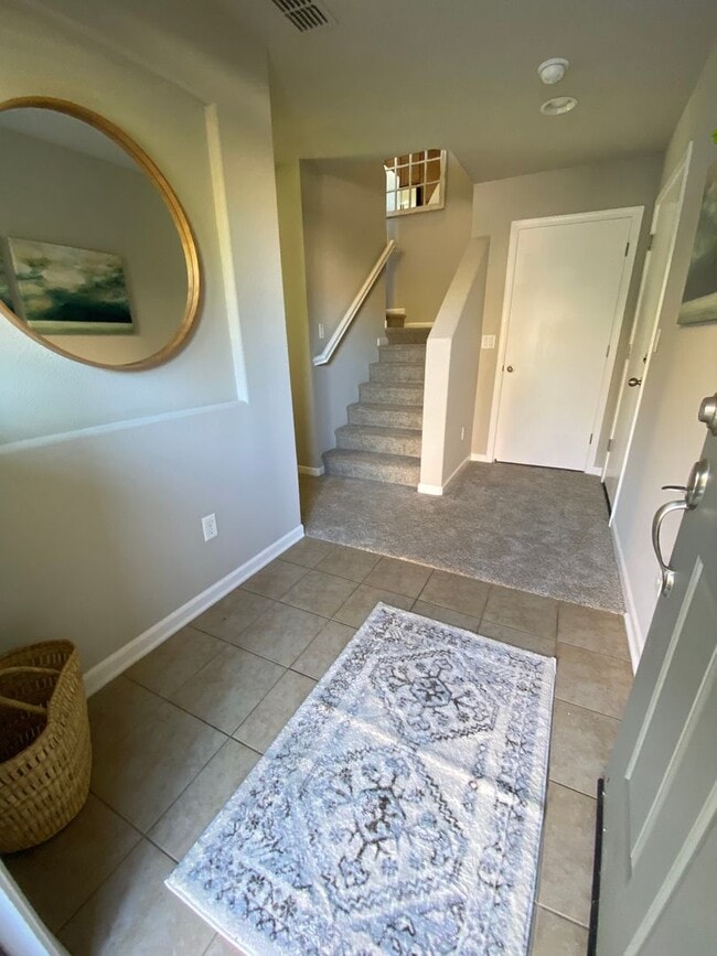 Photo - Contemporary 3 Bedroom Capital Village Tow...