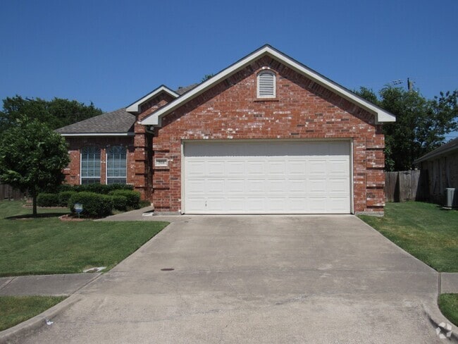 Building Photo - Marshall Court Rental