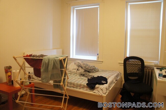 Building Photo - 1334 Commonwealth Ave Unit 12