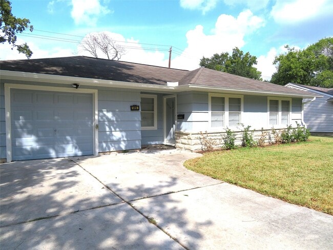 Building Photo - 5818 Carew St