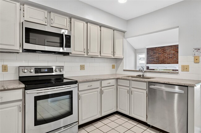 Photo - 1010 Thoreau Ct Unit 302