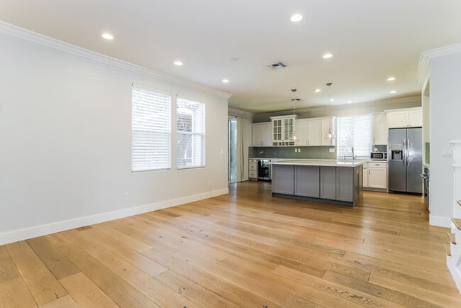 Photo - 7808 Abbington Way